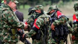 Historias que revelan la aterradora realidad de la frontera venezolana con tres actores: paramilitares, guerrilla y Fuerza Armada - AlbertoNews