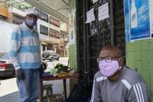 Cuarentena radical extendida en Venezuela arrancó con incumplimiento de las medidas de bioseguridad - AlbertoNews