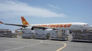 35 toneladas de insumos y equipos médicos arriban a Venezuela desde China