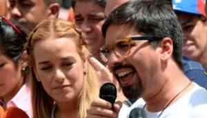 A Fredy Guevara no le fue bien tras defender a Lilian Tintorin por los 100 dólares