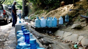 A Venezuela llegó la variante brasileña del COVID-19 y en Nueva Casarapa llevan días sin agua