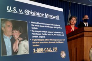 Acusaron por primera vez a Ghislaine Maxwell, la ex pareja de Jeffrey Epstein, de tráfico sexual de menores - AlbertoNews