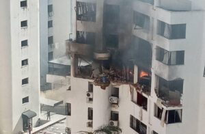 Aparatosa explosión en apartamento al norte de Valencia genera caos (fotos y video) - Medio de comunicación para la comunidad de Habla Hispana