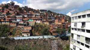 Autoridades en silencio: banda del Coqui aterrorizó nuevamente a habitantes de la Cota 905 - Medio de comunicación para la comunidad de Habla Hispana