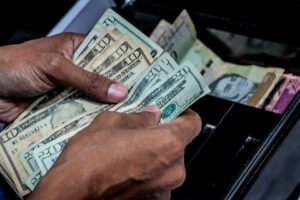 Canasta alimentaria subió casi 30 dólares en un mes