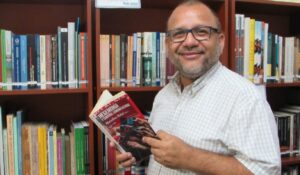 Cañizález: Ante la opacidad informativa los periodistas deben contrastar, comparar y buscar fuentes alternativas