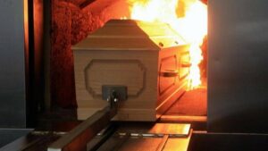 Colapso en funerarias: hasta cuatro días se espera para cremar a quienes no fallecen por COVID-19 - Medio de comunicación para la comunidad de Habla Hispana