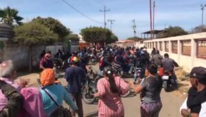 Colectivos del régimen de Maduro retroceden ante avance de la movilización de la legítima AN en Zulia (Video) - AlbertoNews