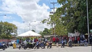 Colectivos impidieron encuentro de diputados electos en 2015 y estudiantes de la UDO en Maturín