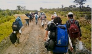 Colombia decreta “calamidad pública” ante masivos desplazamientos de venezolanos tras combates en Apure (Detalles) - AlbertoNews