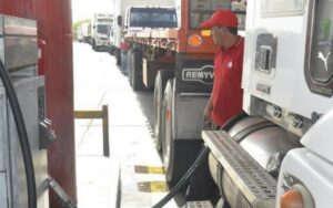Crisis del gasoil paraliza el transporte de carga en Venezuela: centro, oriente y occidente están graves - AlbertoNews