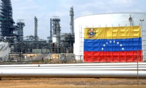 Cuánto tiempo le llevaría a Venezuela reactivar su industria petrolera y por qué es vital para la recuperación económica - AlbertoNews