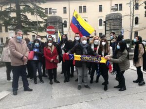 Cuarenta migrantes venezolanos luchan contra la COVID-19 en varias regiones de Italia