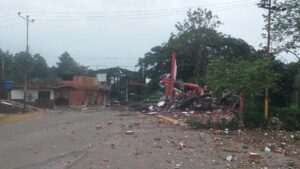 Denuncian que las Farc atacaron con explosivos edificio del Seniat en Apure - Medio de comunicación para la comunidad de Habla Hispana