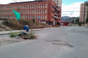 Deterioro y falta de mantenimiento es lo que muestran las vías de Guarenas