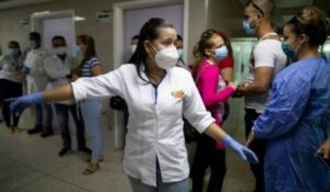 EFE | Entre la crisis y el miedo al colapso, Venezuela llega a su ola de COVID-19