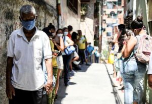 EFE | Venezuela: del "no conozco contagiados" al "falleció"