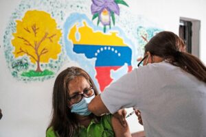 El Tiempo | Coronavirus | Gobierno de Maduro inició vacunación de maestros de cara al regreso a clases