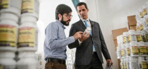 El gobierno interino de Guaidó agradeció a la Cruz Roja el envío de 40 toneladas de ayuda humanitaria