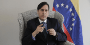 Embajador Sandoval: “Lo que sucede en Apure es parte de una guerra de mafias, con el uso de la FAN en una de las bandas que disputa el territorio” - AlbertoNews