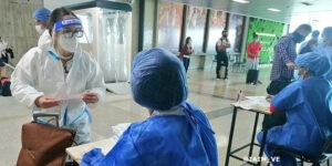 Embajador Vecchio denunció al régimen de Maduro por cobrar pruebas PCR: Ellos se vacunaron, a ti te prohíben la vacuna y prueba COVID-19 - AlbertoNews