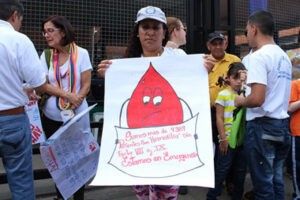 Emergencia humanitaria: Pacientes hemofílicos sobreviven a las buenas de las ONG - AlbertoNews