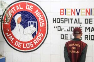 En el JM de los Ríos no reciben quimioterapia desde hace semanas
