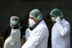 En "luto continuo" y en riesgo constante, médicos venezolanos conmemoran su día - AlbertoNews