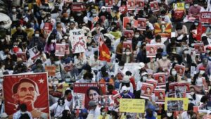 Escala la presión: Sindicatos de Myanmar piden una huelga total - AlbertoNews