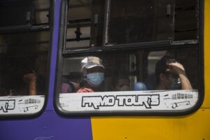 Escasez de gasoil amenaza con paralizar completamente el transporte interurbano, alertan transportistas