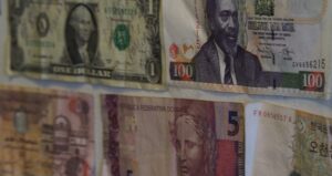 Formas de ahorrar dinero al enviar remesas a Venezuela - AlbertoNews