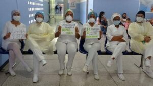 Funcionarios impiden protesta de enfermeras en Maracay