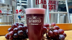 Grape Beer, la cerveza que parece vino tinto