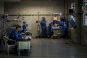 Gremios de médicos y de enfermería de Venezuela: la medicina se ejerce en tiempos de guerra (Video) - AlbertoNews