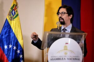Guevara tras contagio del Pdte. Guaidó: la mayoría no se pudo vacunar mientras un grupo de enchufados sí - AlbertoNews