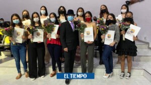 Homenaje en Cali a las 10 mejores bachilleres en el Día de la Mujer - Cali - Colombia
