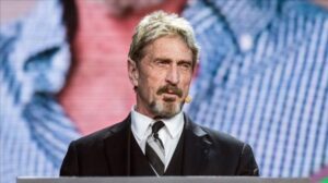 Imputan al creador del antivirus McAfee por usar su compañía para cometer fraude con criptomonedas - AlbertoNews