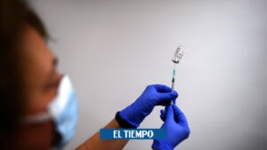 Investigan a funcionario de Metrosalud en Medellín por ponerse vacuna - Medellín - Colombia