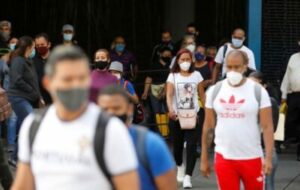 La oposición alertó del “colapso inminente” de los hospitales del país