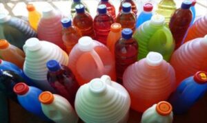 Venezolanos prefieren comprar productos artesanales de limpieza porque sale más barato