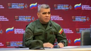 La pregunta de la periodista Chavista que dejó en silencio y puso a dudar a Padrino López sobre los enfrentamientos en Apure (Video) - AlbertoNews