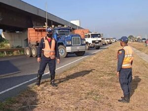 Las imágenes que deja la protesta de gandoleros en la Autopista Regional del Centro