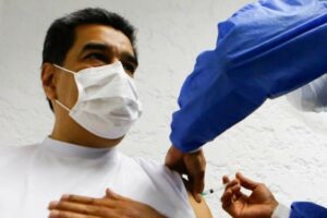 Lo que dijo Maduro tras ser inmunizado con la vacuna rusa