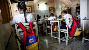 Maduro descarta regreso a clases presenciales para abril