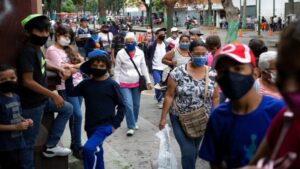 Maduro propone pasar del sistema 7+7 al 7+14 por la variante brasileña