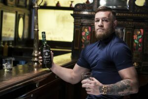 McGregor podría ganar €130 millones por la venta de su marca de whisky 'Proper No.12' - AlbertoNews
