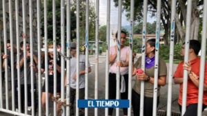 Medellín: 21 días protesta de sordos en la Universidad de Antioquia - Medellín - Colombia