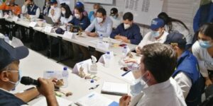 Ministerio de Defensa de Colombia realiza Consejo de Seguridad ante masiva llegada de desplazados a Arauquita - AlbertoNews