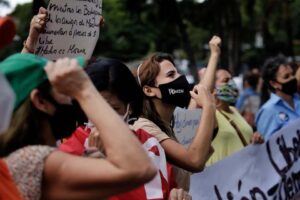 Mujeres protestan por aumento de femicidios y violación de sus DDHH
