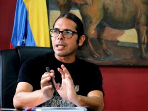 Ñáñez presentará un proyecto de ley para regular las redes sociales